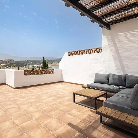 Beautiful 1 Bed Duplex Penthouse With Views Rdr327 Apartment *