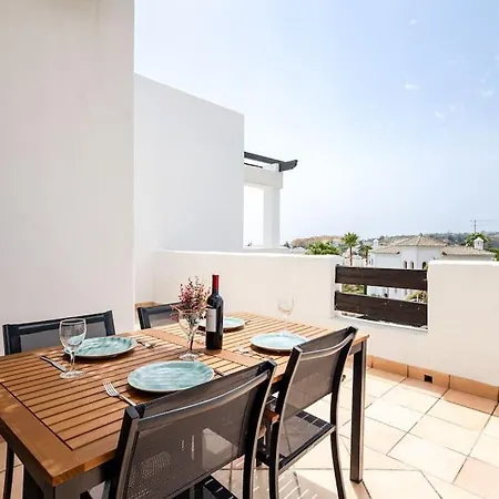 Beautiful 1 Bed Duplex Penthouse With Views Rdr327