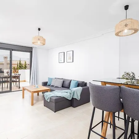 Beautiful 1 Bed Duplex Penthouse With Views Rdr327 *